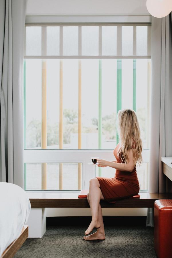 Mere Hotel Виннипег Экстерьер фото